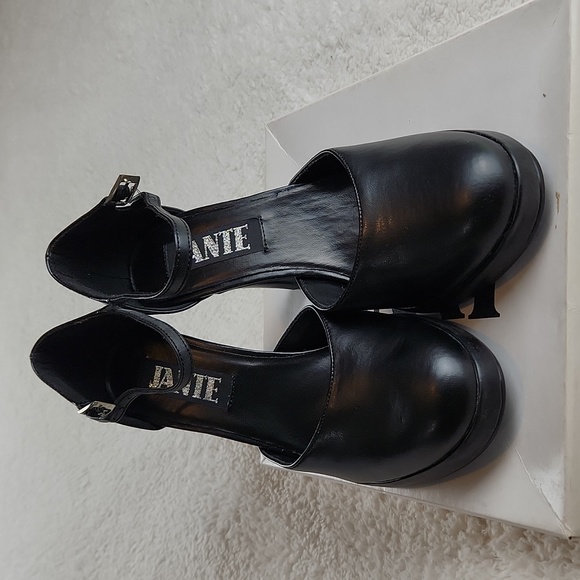 Black Mary Janes heels size 8 NEW!!! - Picture 10 of 14